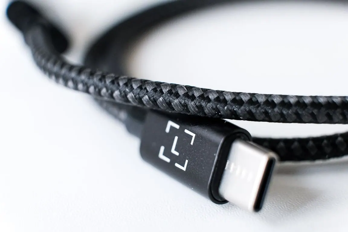The braided cable is premium and seems durable. Adding their safety-orange color braided with black would have been a nice touch.
